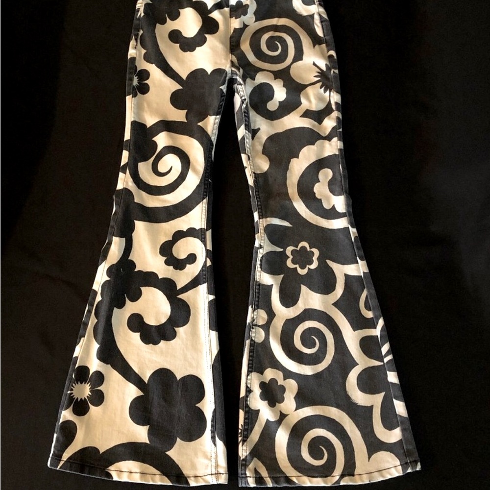 ISO Free People Penny Pull on, Black & White Floral Swirl- Sz 28